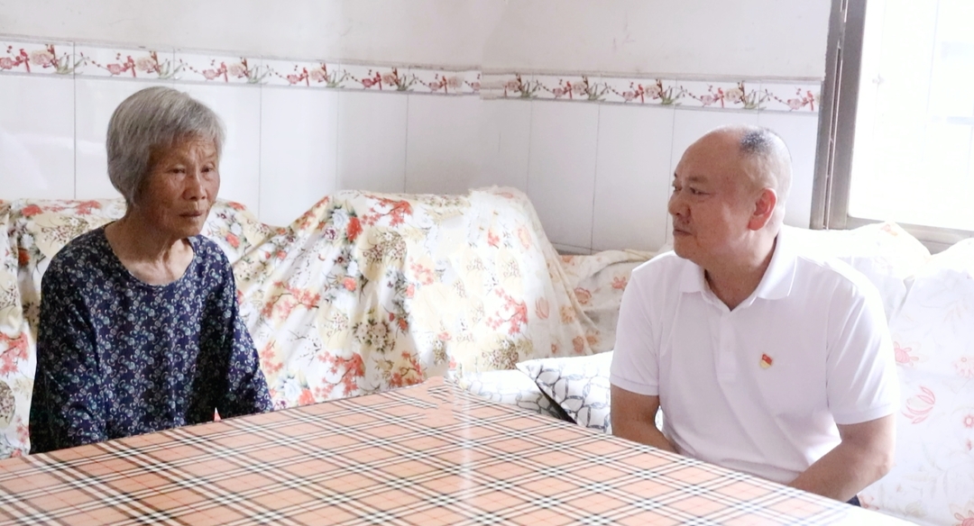 政协之窗丨阳卫龙开展“七一”走访慰问