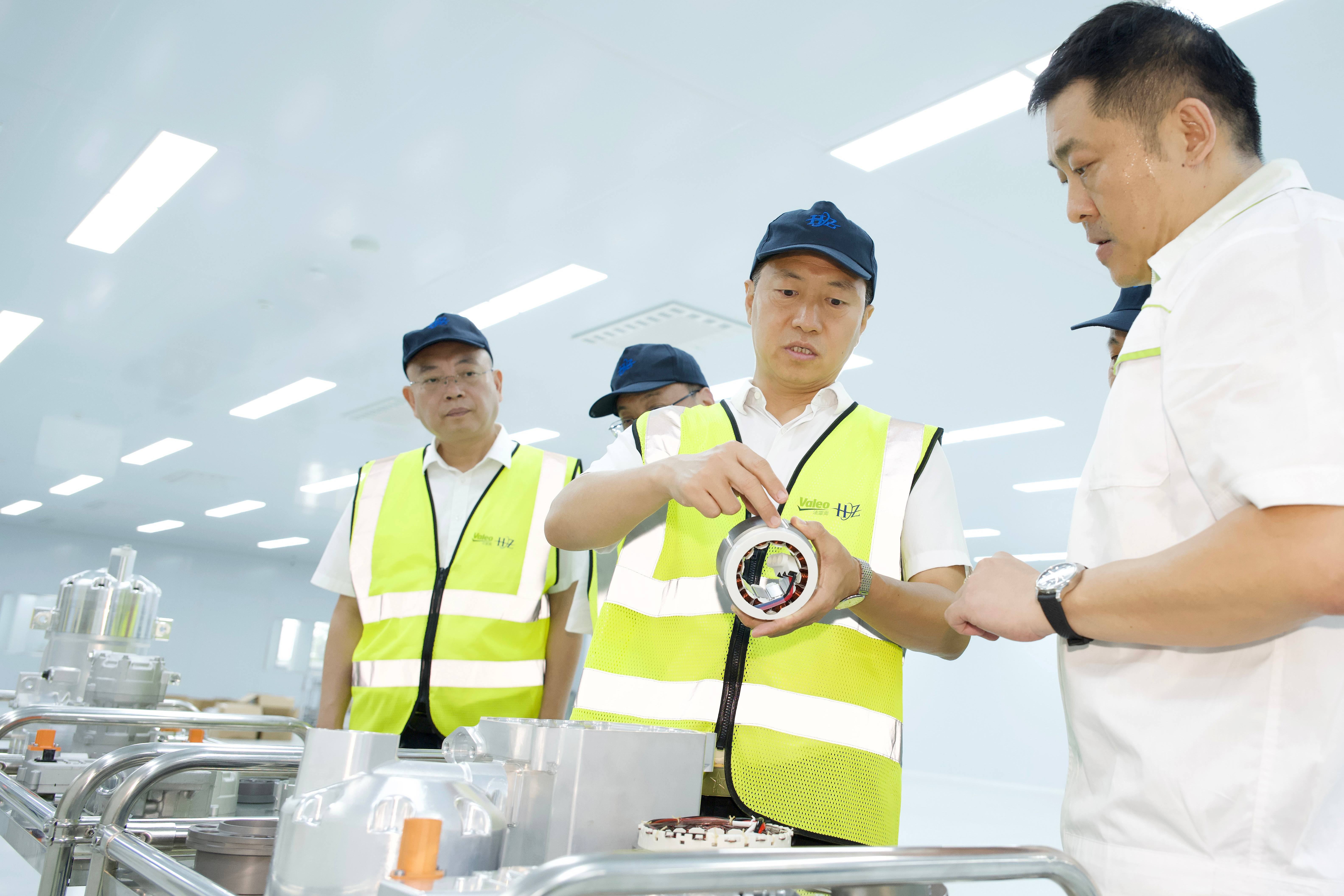 娄底市全面开展“四稳走基层、企业挑大梁”主题走访调研