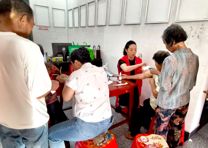 冷水江市铎山镇开展便民义诊服务活动