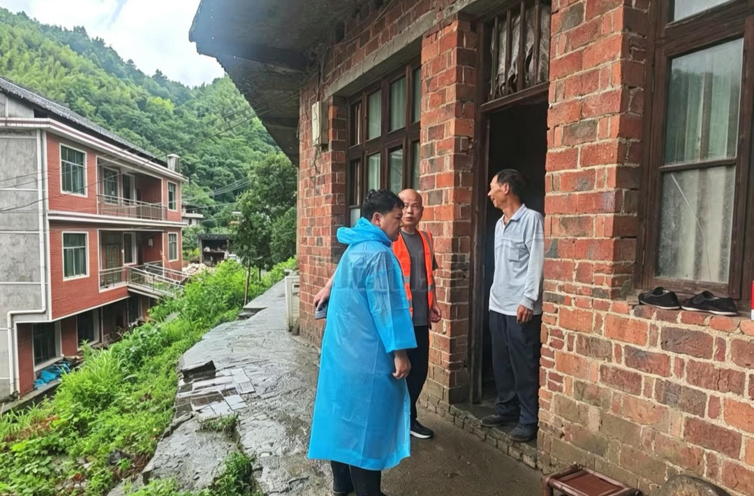 冷水江市三尖镇：全力筑牢汛期安全防线