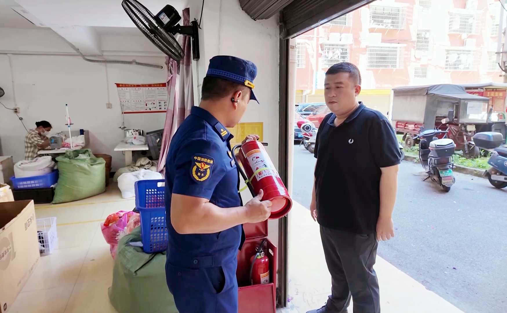 安全生产行动年 | 布溪街道开展消防安全“大清楼、大排查”专项行动