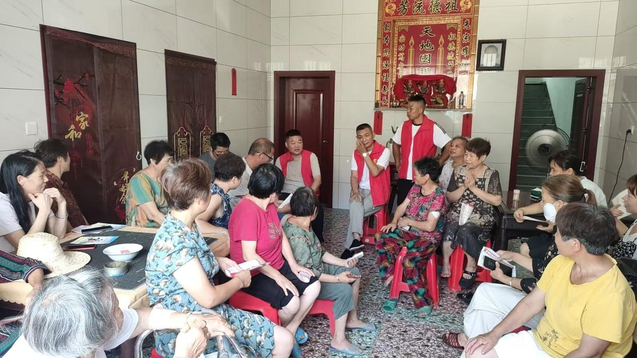 冷水江渣渡镇：开好片区屋场会 工作做到家门口