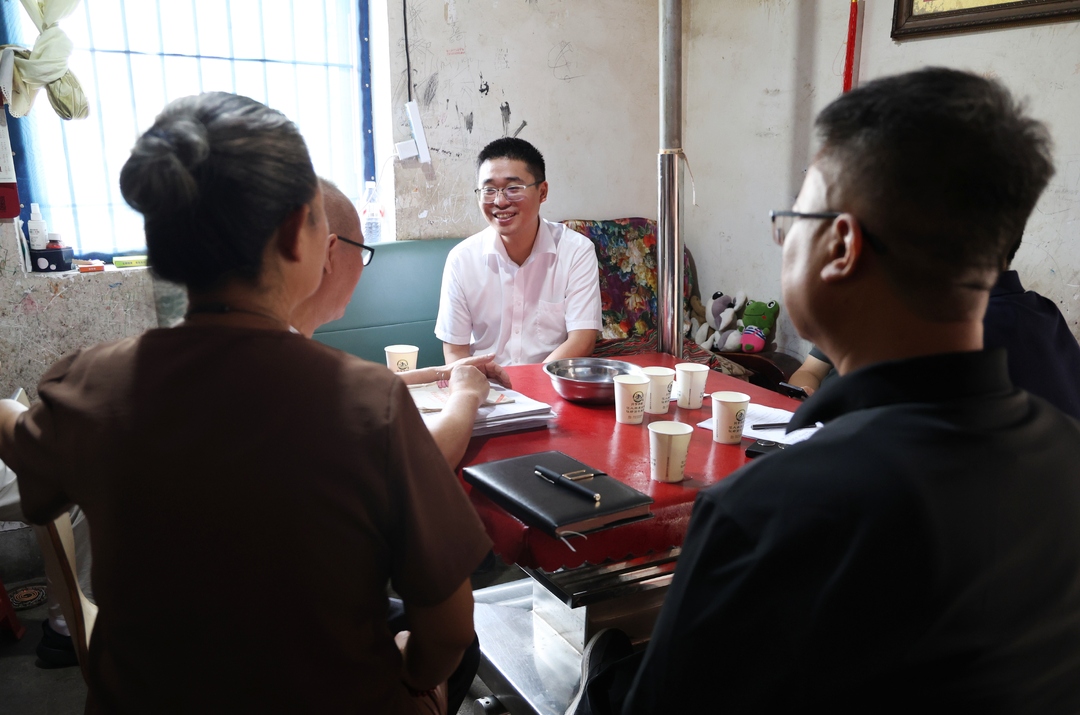 唐正到沙塘湾街道集中社区下访接访