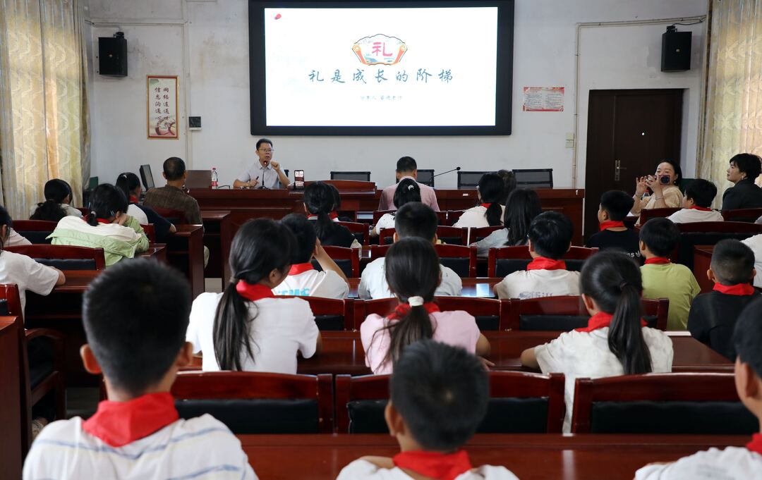 在秋天开学丨铎山镇龙潭小学开展开学第一课活动