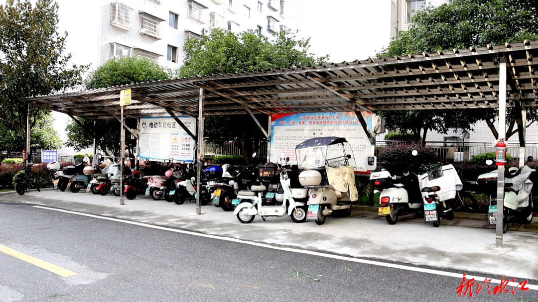 市住保中心：疏堵结合 防范电动自行车“进楼入户”