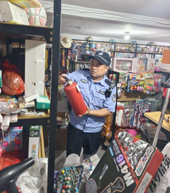 冷水江市布溪街道：多维共治护学安园 筑牢秋季开学安全屏障