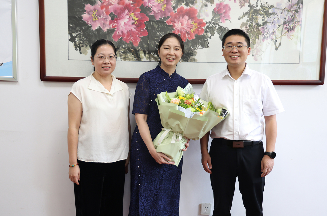 庆祝第42个教师节 | 唐正带队走访慰问特困教师、名优教师代表