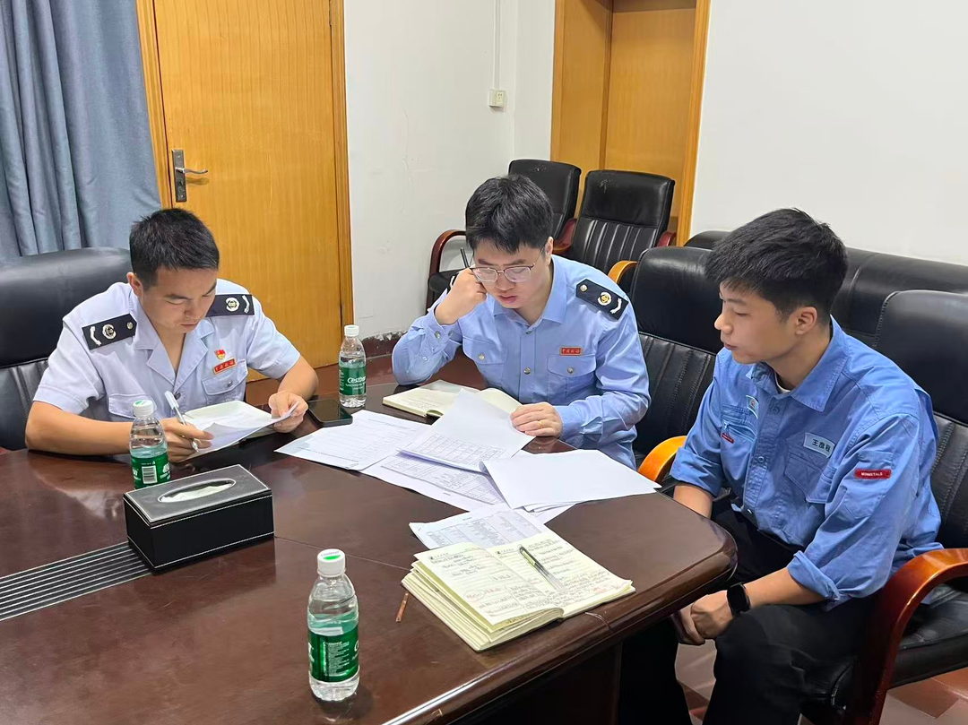 冷水江税务：退税辅导精准上门 税法遵从厚植于心
