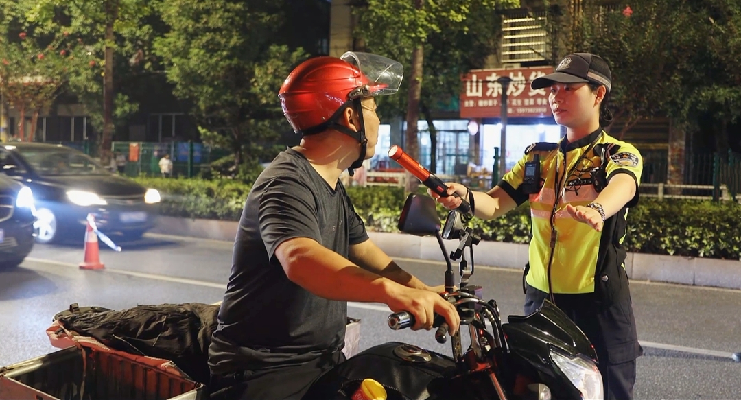 政法在线  冷水江：异地交叉执法 严查酒驾醉驾