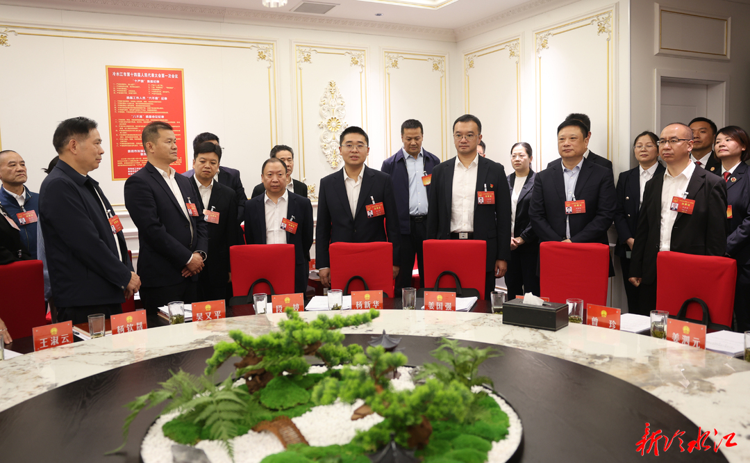 潮涌锑都 | 唐正带队看望出席市十四届人大一次会议的人大代表